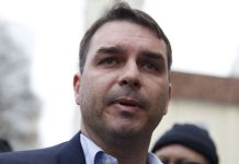 PF aponta que Flávio Bolsonaro destinou emenda a projeto ligado a condenado no caso Marielle